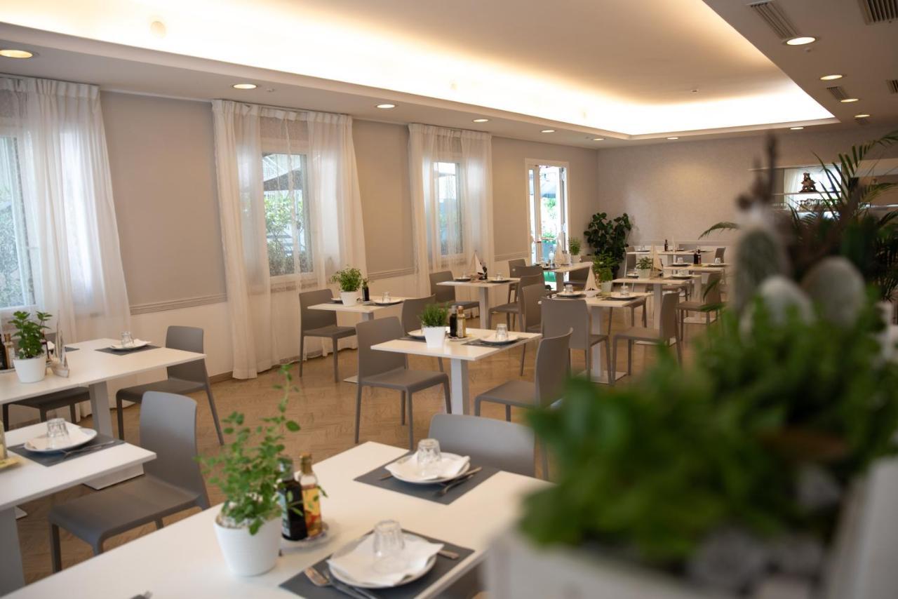 Hotel San Gottardo 리치오네 외부 사진